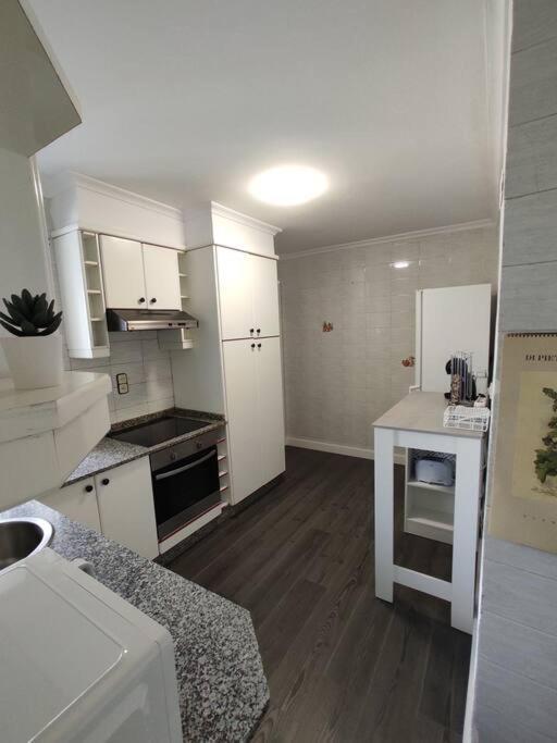 Espacioso Piso Con Garaje Cerca Del Centro De Comarca de Vigo Buitenkant foto